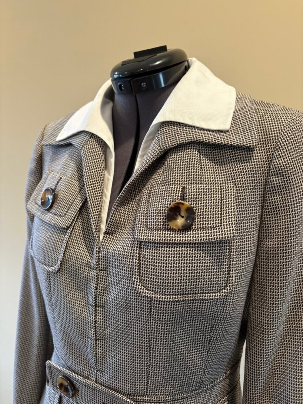 Size 0 Carlisle brown/white jacket
